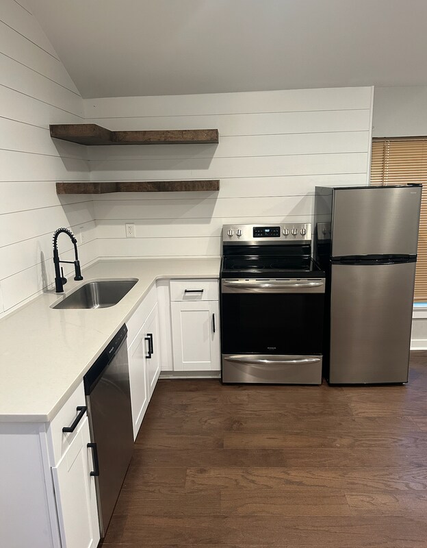 Foto principal - 830 N Maple St