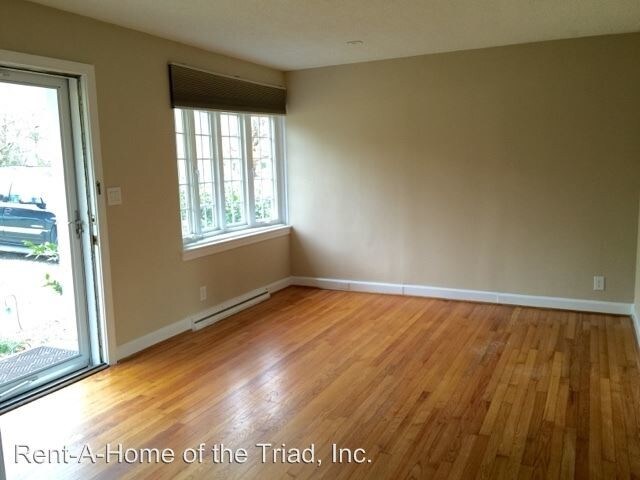 Building Photo - 3 br, 2 bath House - 1402 North Elam Avenue