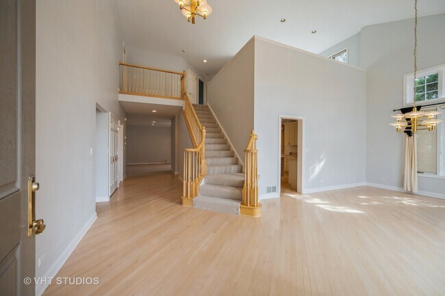 Building Photo - 1804 Dunhill Cir