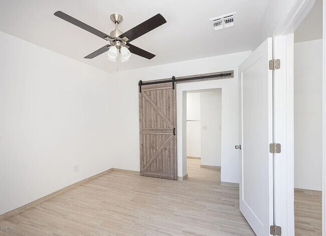 Foto del edificio - 502 W 17th St