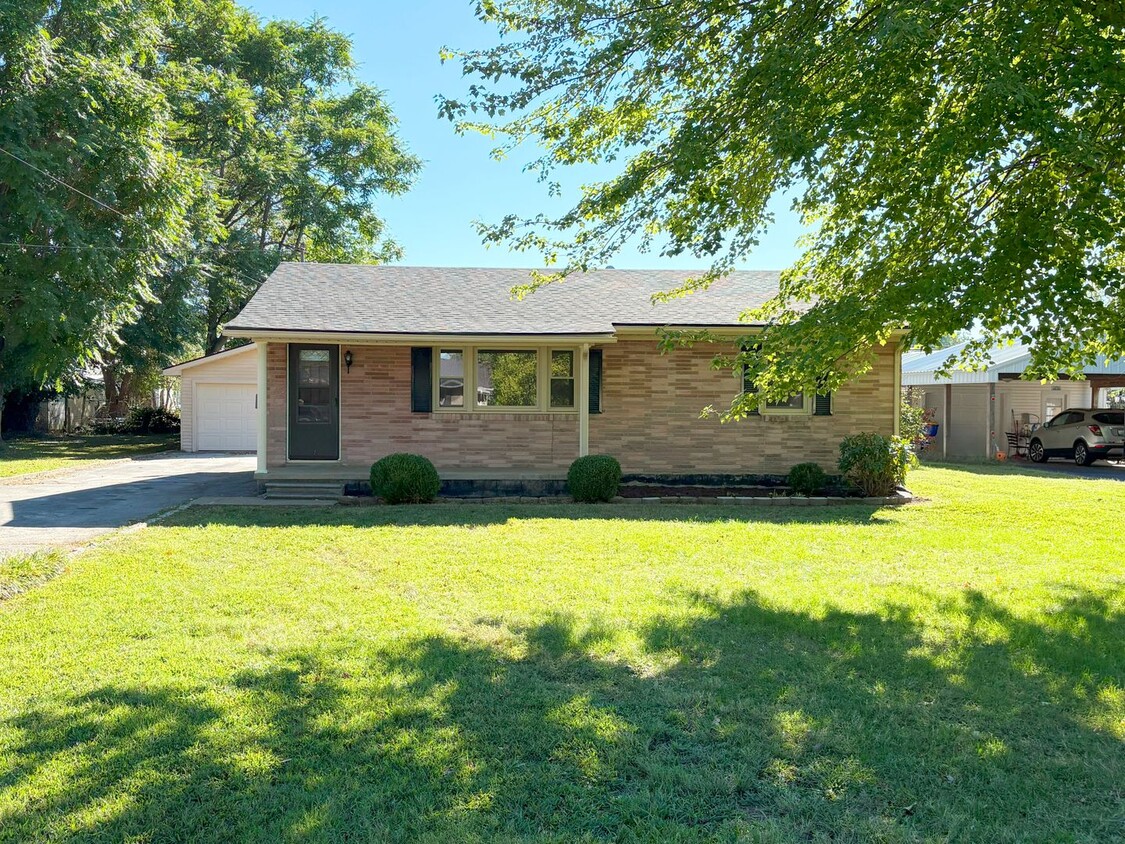Primary Photo - For Rent – Charming 3-Bedroom Home in Fran...