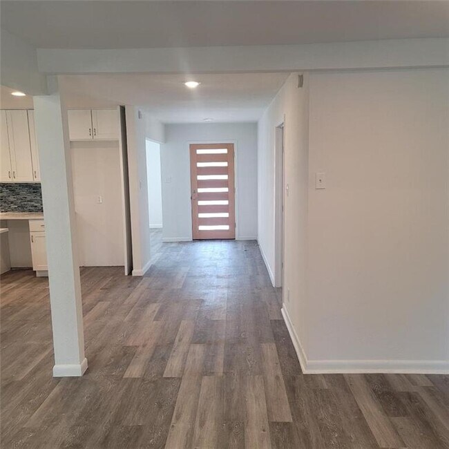 Foto del edificio - 5302 Northdale Dr