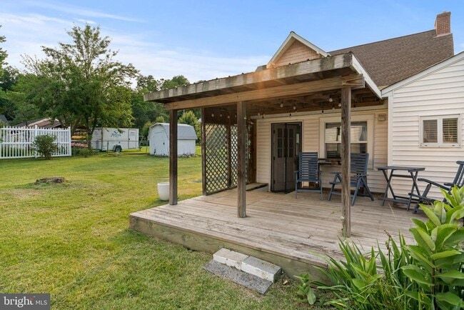 Building Photo - 6591 Long Beach Dr
