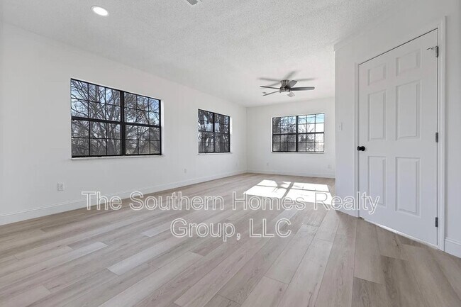 Building Photo - 711 Walter St