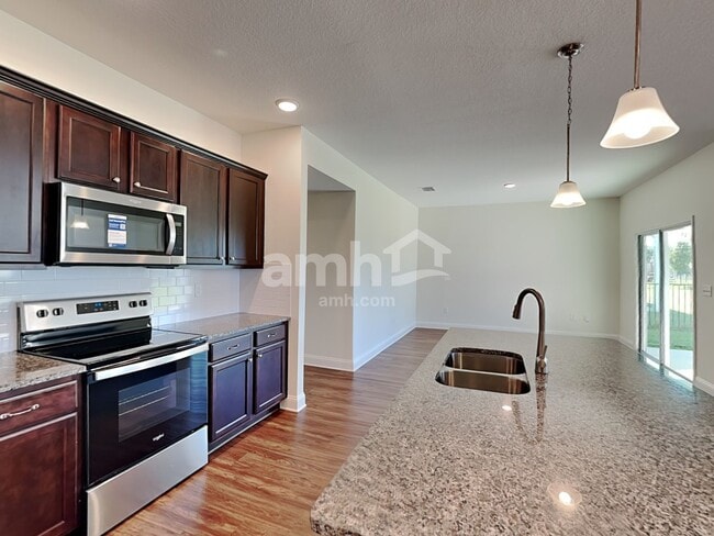 Building Photo - 151 Banyan Frst Dr