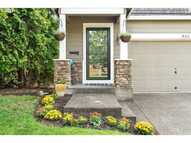 Building Photo - Beautiful 4 Bed, 3 Bath Canby Home for Rent