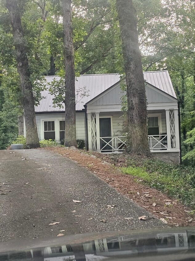 Primary Photo - 1735 Willis Mill Rd SW