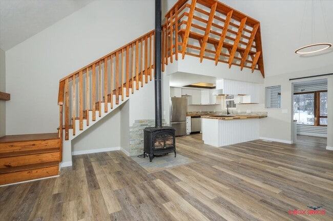 Foto del edificio - Enchanting Chalet-Style 3-bedroom, 2-bathroom Home!