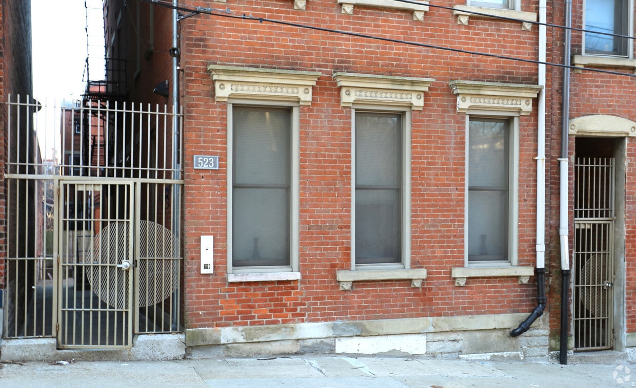 Building Photo - 523 Dandridge St