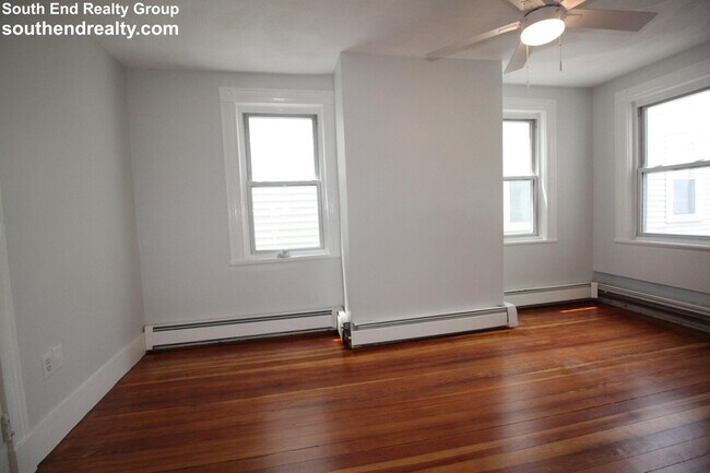 Building Photo - 12 Albion Pl