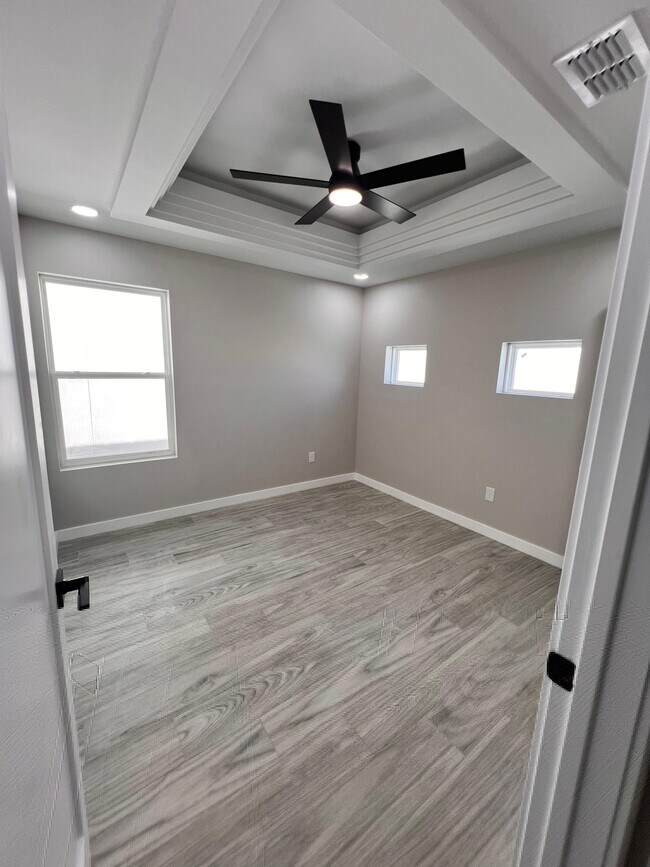 Building Photo - 2218 Corales St