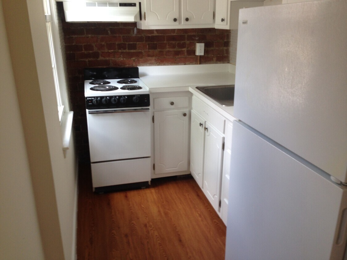 Primary Photo - 66 S Huntington Ave