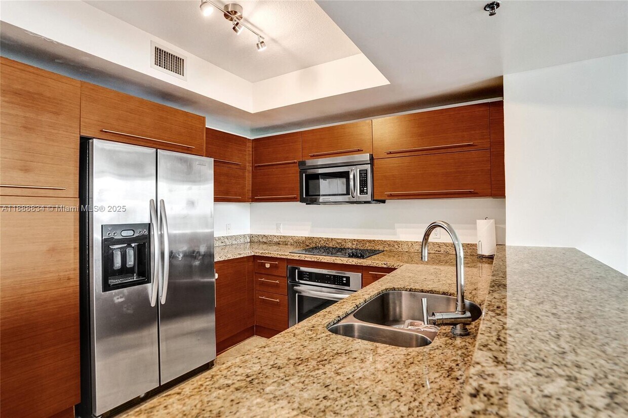Foto principal - 2681 N Flamingo Rd
