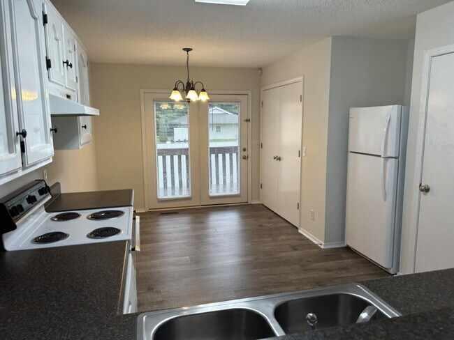 Building Photo - 2 Bed, 2 Bath Apartment for Rent Close to TTU