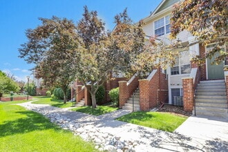 Building Photo - 1438 S Dayton Cir