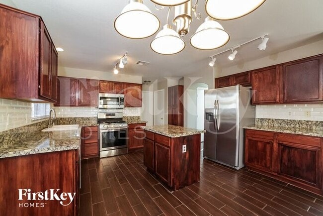 Building Photo - 4715 Rockpine Dr