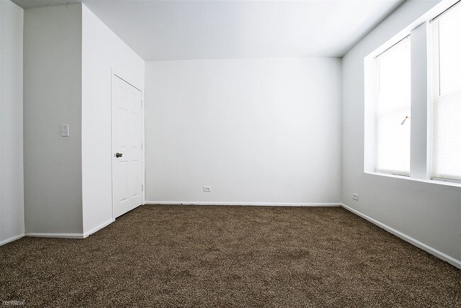 Foto del edificio - 6715 S Dorchester Ave