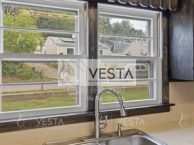 Building Photo - 34 Huffman Rd