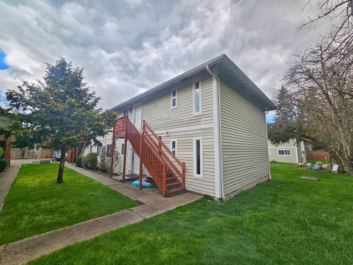 Foto principal - Beautiful 2 Bed 1 Bath Condo in Mountlake ...