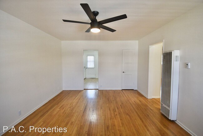 Foto del edificio - 1 br, 1 bath Apartment - 6308 Vineland Ave...