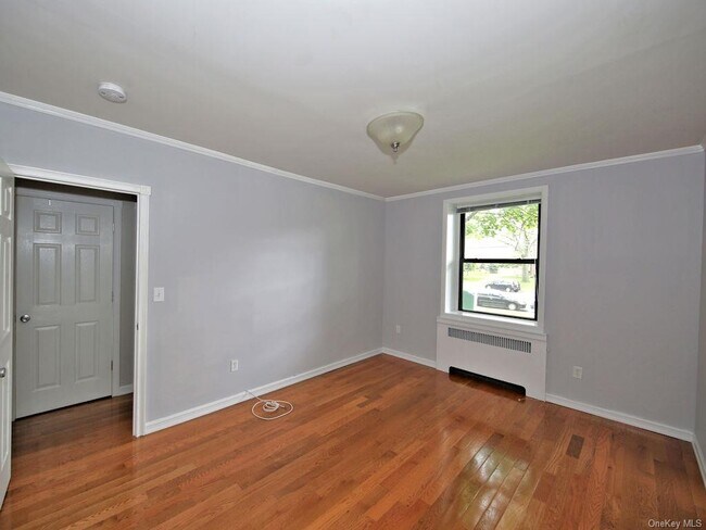Building Photo - 411 Larchmont Acres