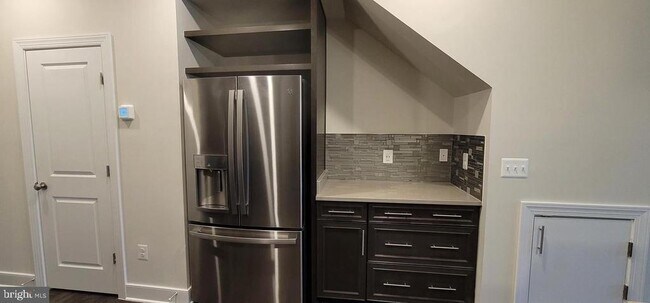 Building Photo - 4940 MacDonough Pl