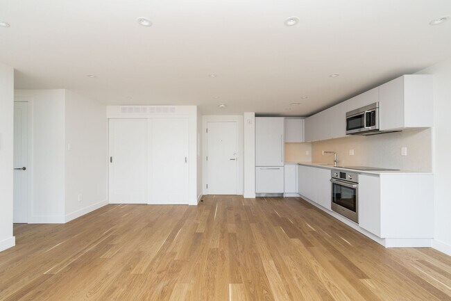Building Photo - 4 Overland Drive