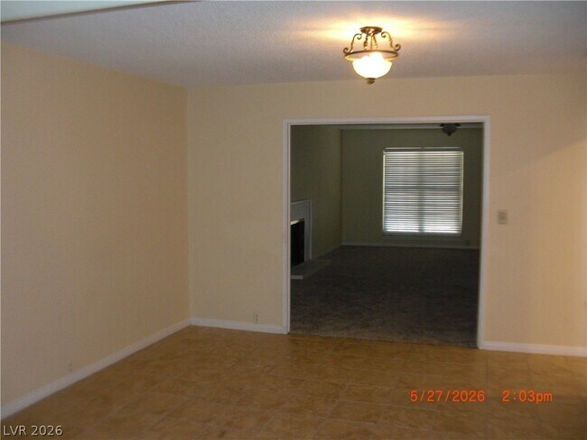 Building Photo - 1112 Tam O Shanter