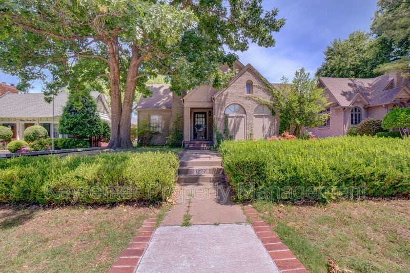 1227 E 28th St, Tulsa, OK 74114 House Rental in Tulsa, OK