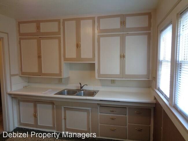 Building Photo - 2 br, 1 bath House - 106 Grand Ave.