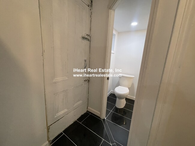 Foto del edificio - 474 E 7th St