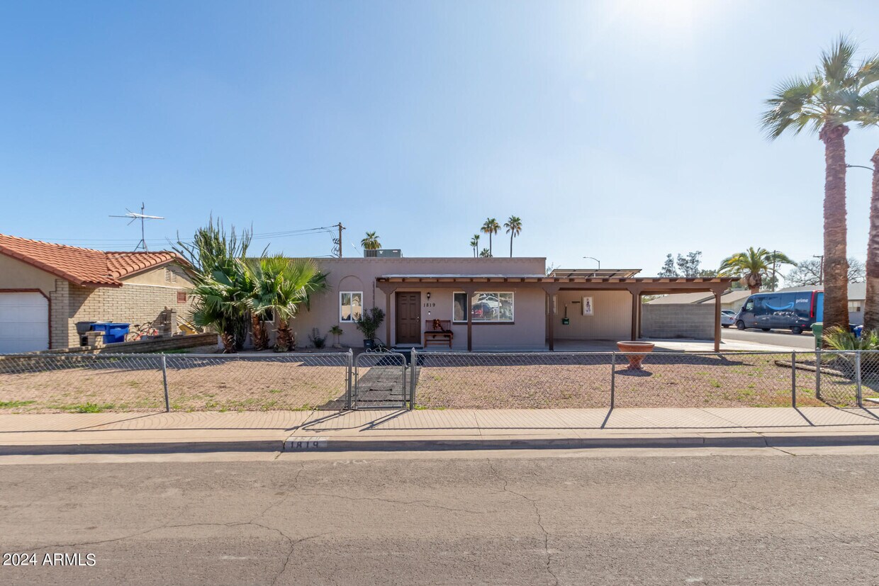 Primary Photo - 1819 E Delta Ave