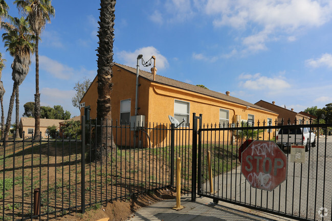 Building Photo - 299-312 Willie James Jones Ave