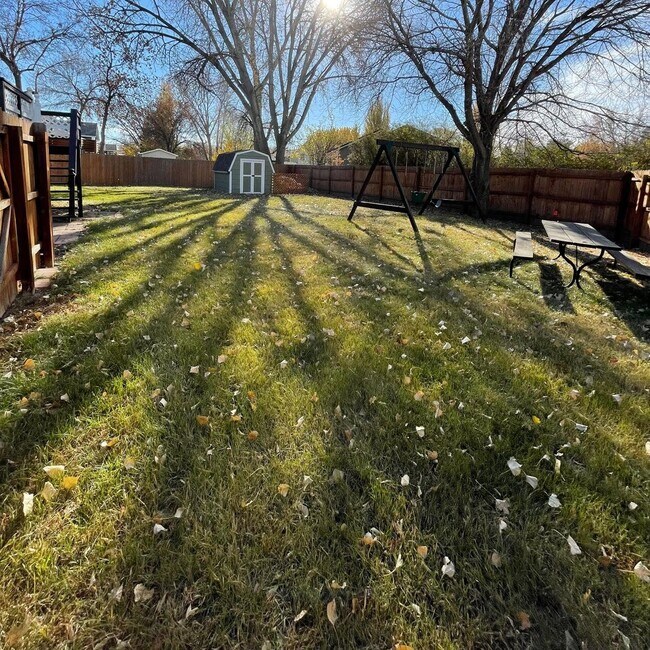 Foto del edificio - Charming Home w/ Spacious, Fenced yard