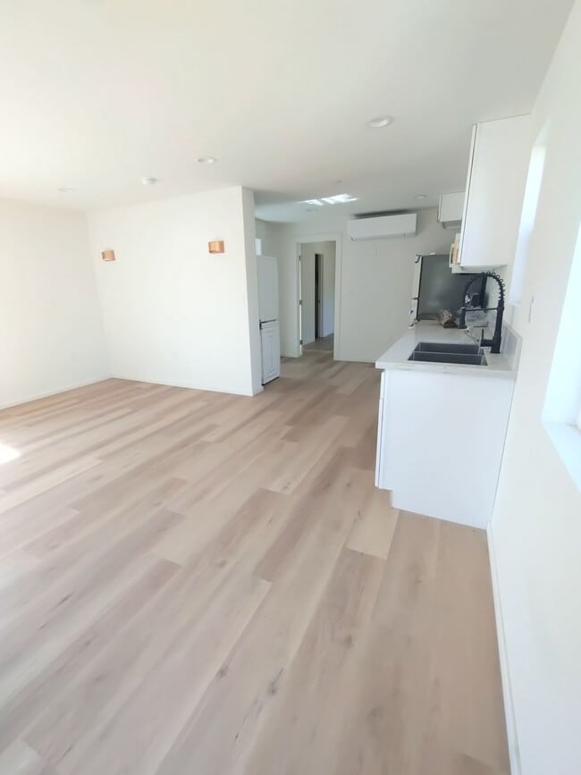 Building Photo - 3730 Tuller Ave