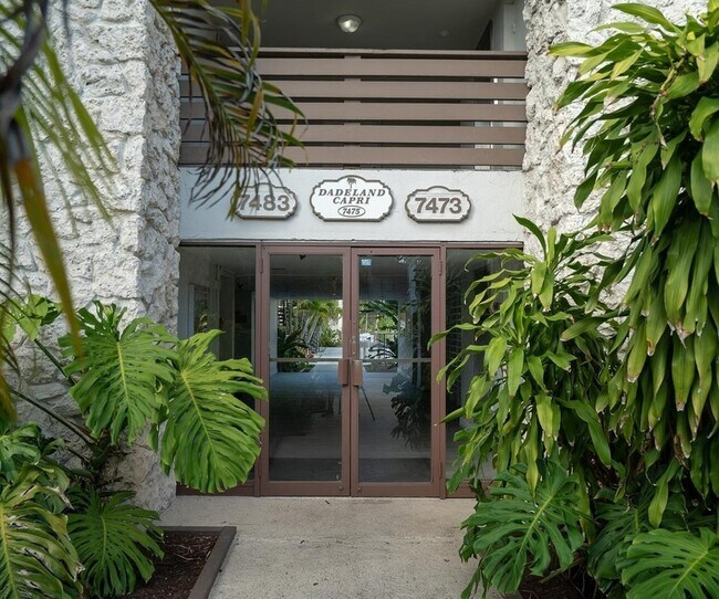 Foto del edificio - 7473 SW 82nd St