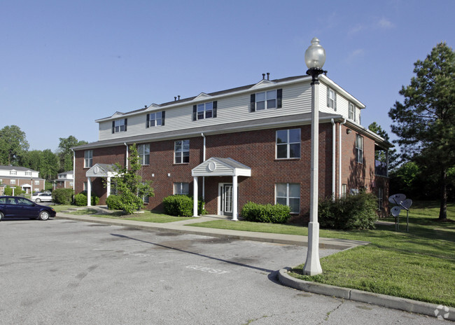 Building Photo - Parkway Commons Apartments