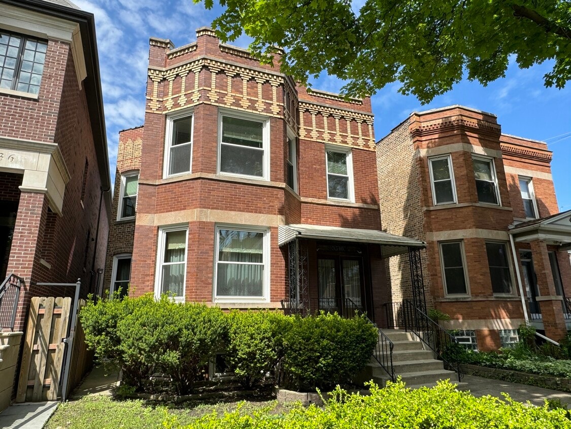 3540 N Bell Ave Unit 2, Chicago, IL 60618 Condo for Rent in Chicago