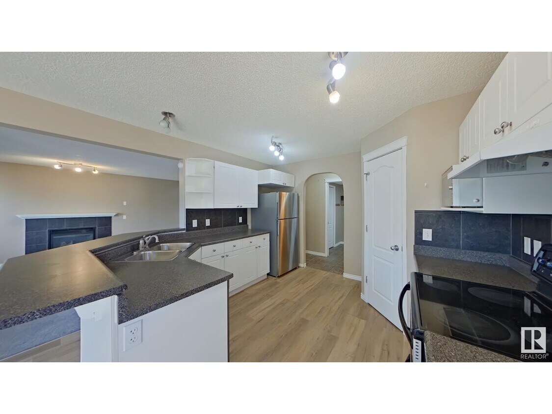 Primary Photo - 6104-6106 6 Ave SW