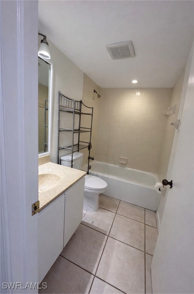 Building Photo - 1228 Commonwealth Cir