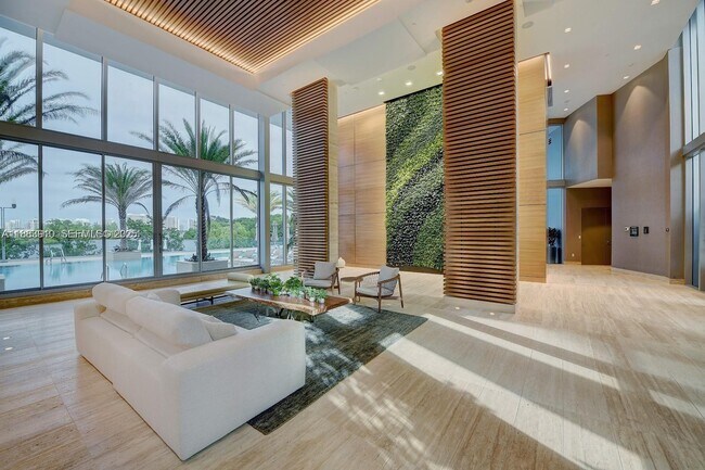 Foto del edificio - 16385 Biscayne Blvd