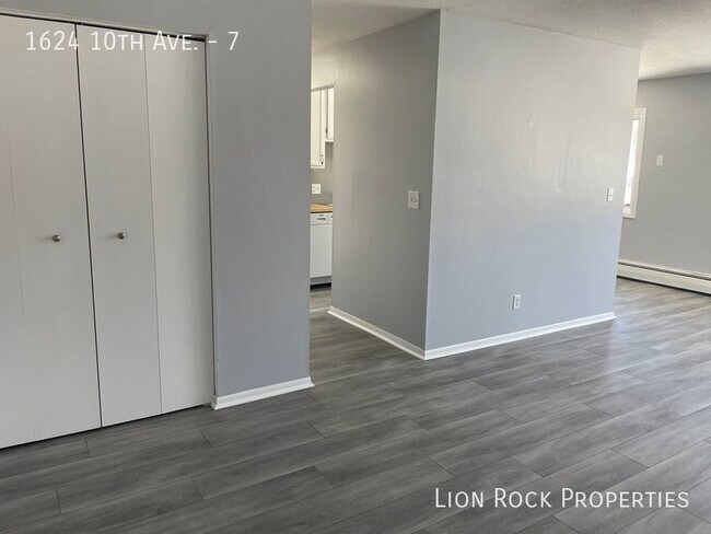 Building Photo - Beautiful 2-Bedroom Unit in Newport Ponds ...