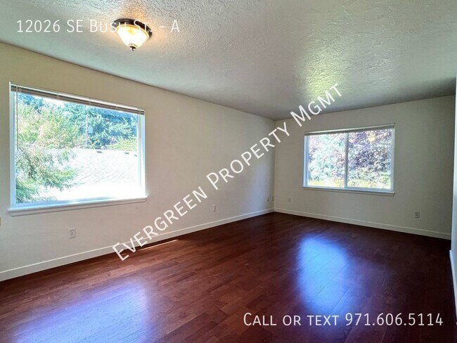 Building Photo - GATED COMMUNITY! $1995 2x1.5 Townhome, Att...