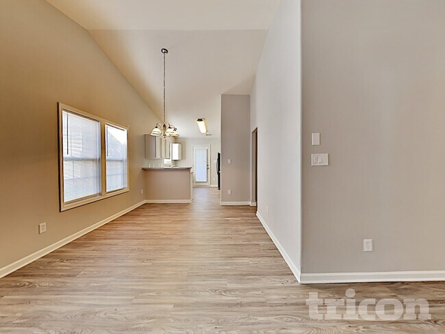 Foto del edificio - 10333 Hugue Way