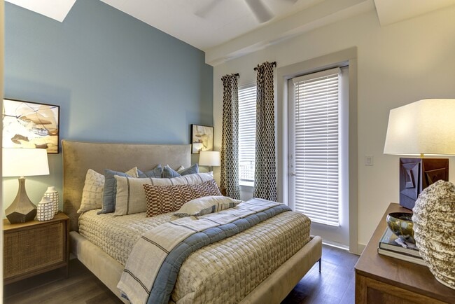 Building Photo - Alexan Rivercrest