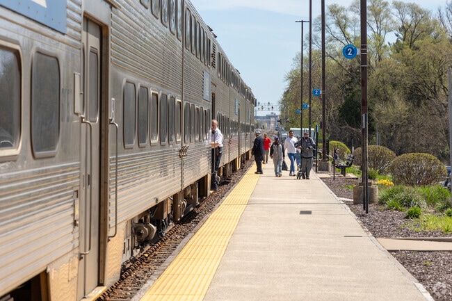 Commuters of Villa Park love the convenience the Metra provides.
