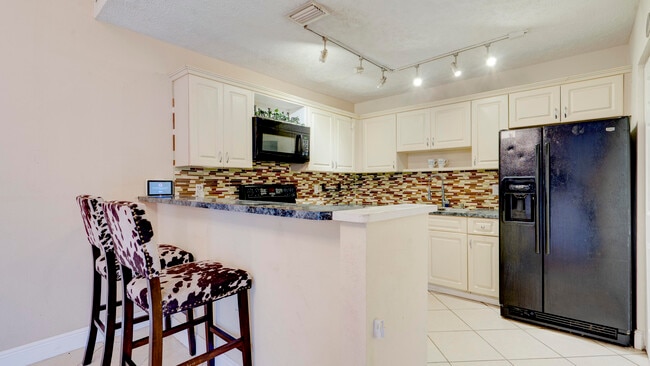 Foto del edificio - 4782 Sunny Palm Cir