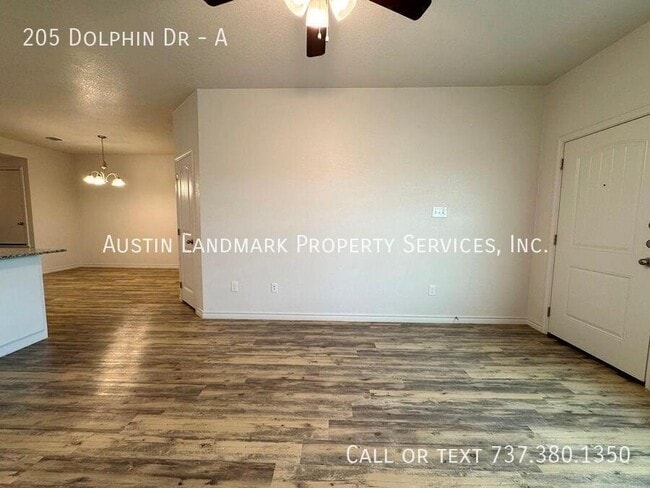 Building Photo - 205 Dolphin Dr