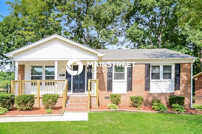 Primary Photo - 3 Bedroom Pet-Friendly Home in Winston-Sal...