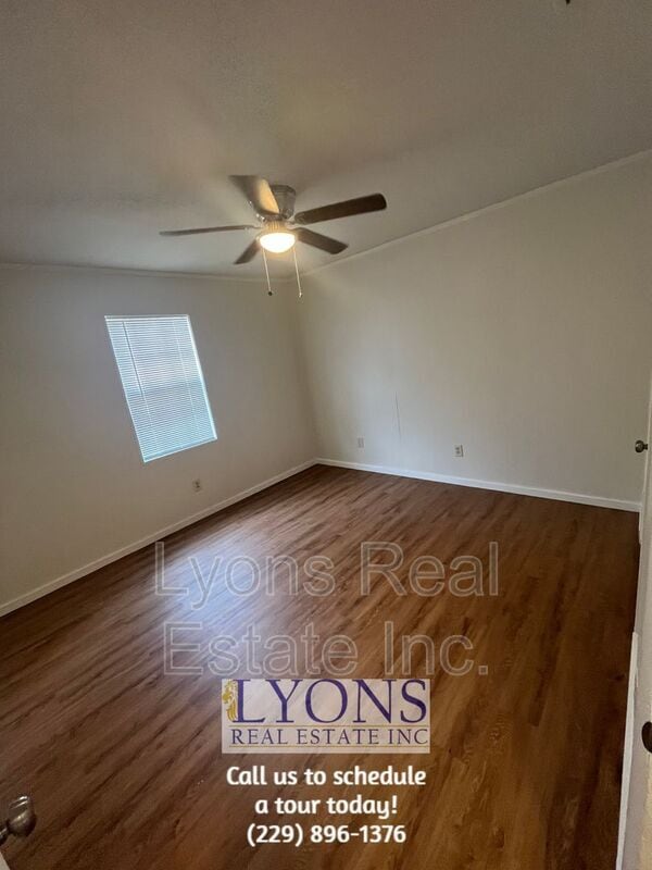 Building Photo - 903 Greenwood Dr